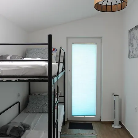 Cozy Little Hideaway Guest house *